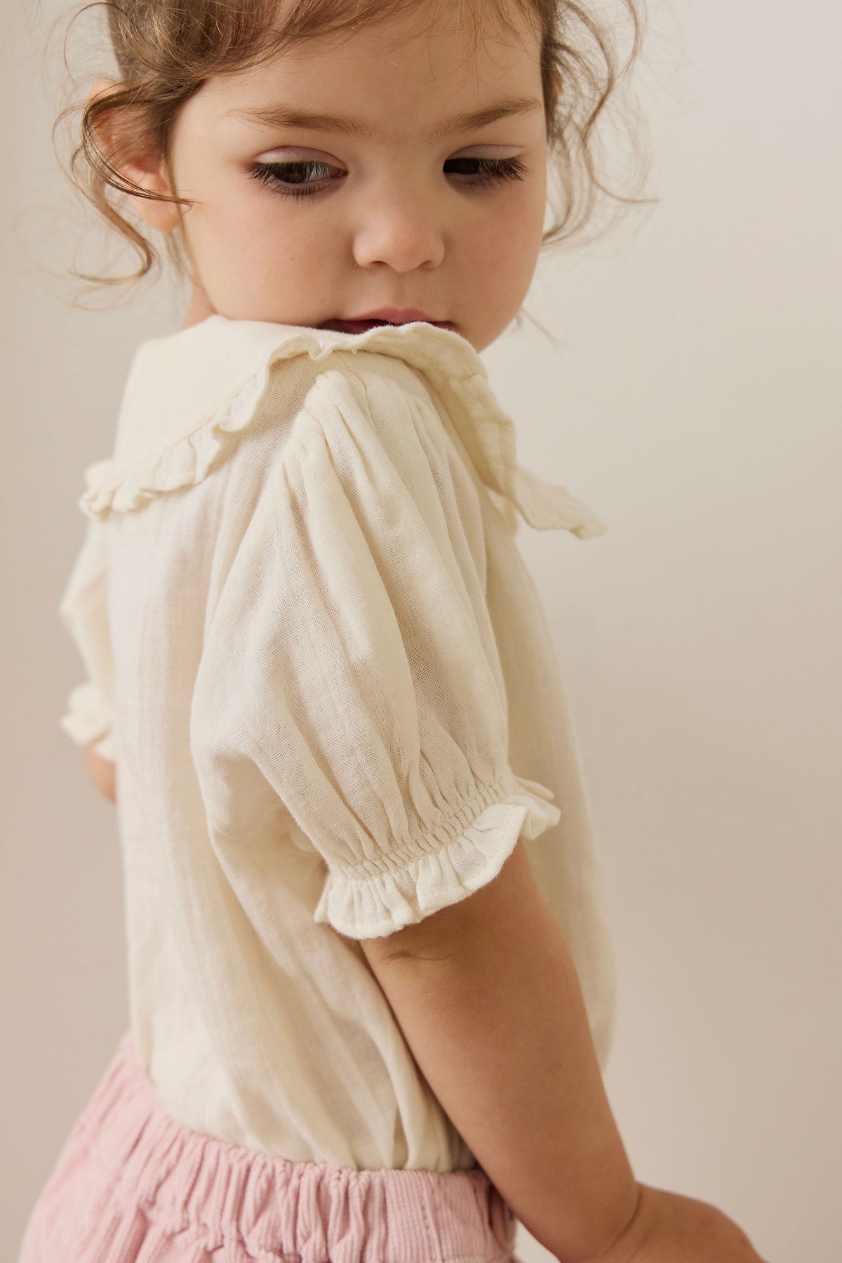 Organic Cotton Muslin Bowie Blouse - Parchment - image 11